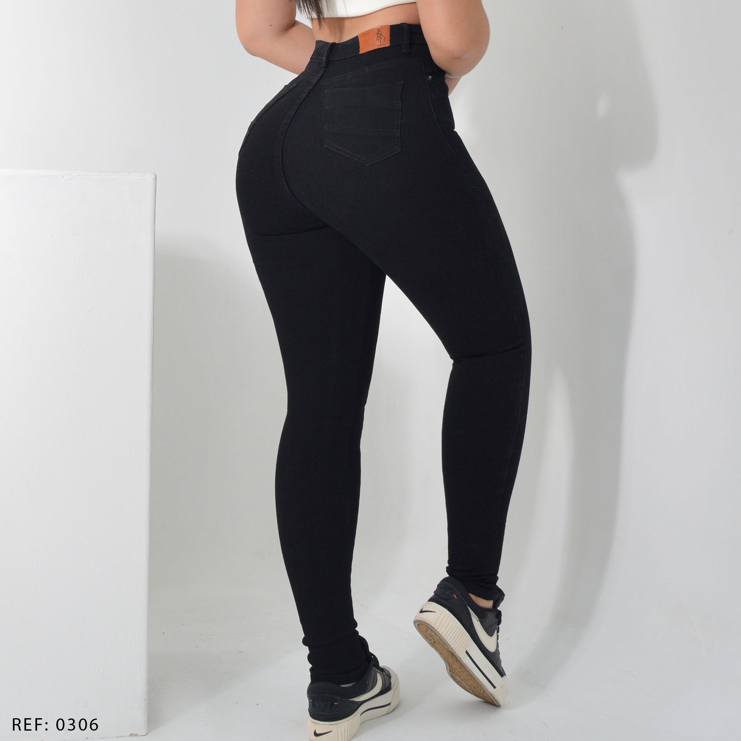 JEAN SKINNY STRETCH TIRO ALTO 0306