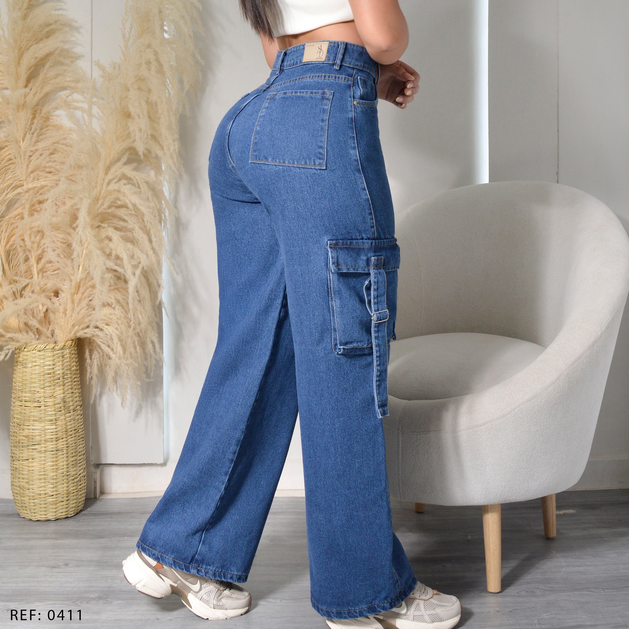 JEAN STRAIGHT LENGHT RIGIDO TIRO ALTO 0411